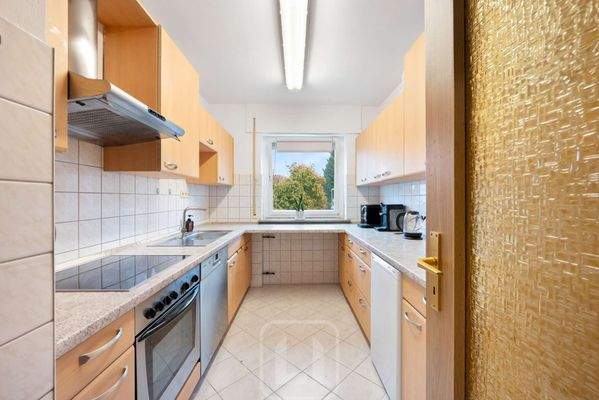 Zeitlose Einbauküche