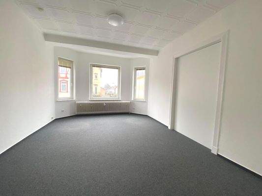 1.OG großer Raum mit möglichem Durchgang