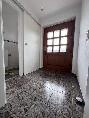 7. Eingangsbereich EG.JPG