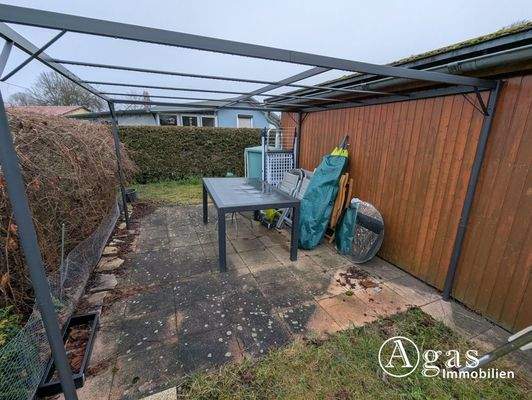 rückseitige Terrasse