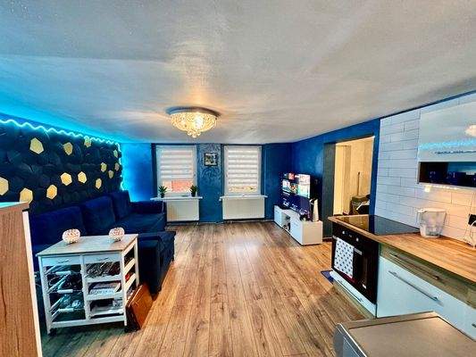 Wohnzimmer mit Küche