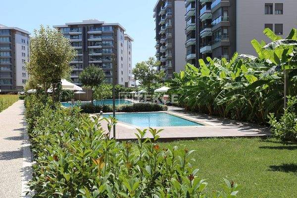 Furnished Apartment in a Complex with a Pool in Konyaaltı Antalya