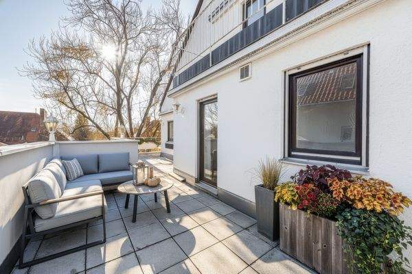 Terrasse (virtuell möbliert)