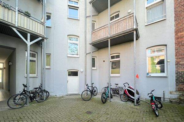 Innenhof mit Balkonanlage