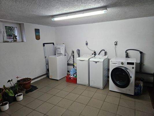 Im Gemeischaftskeller.jpg