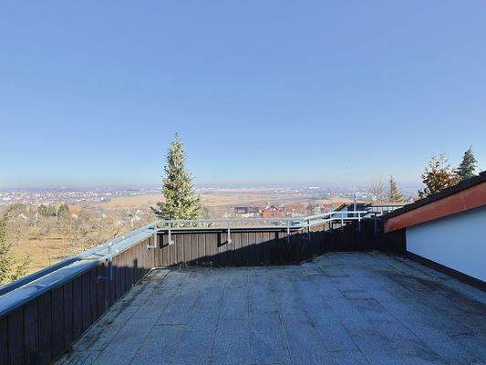 Große, Split-Level Dachterrasse mit traumhafter Aussicht