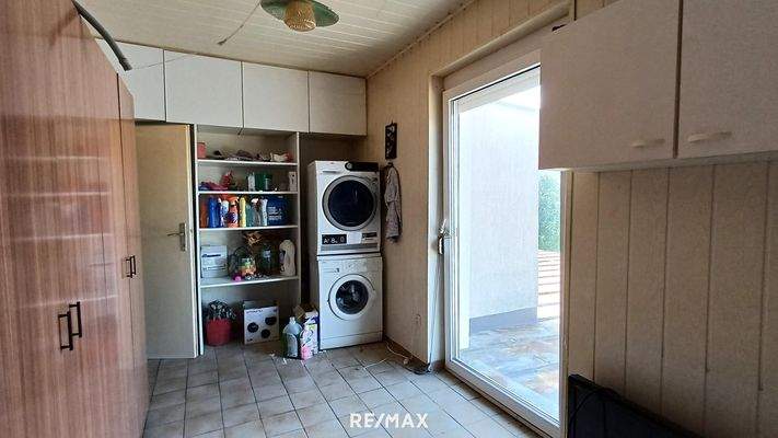 33_Altbau Waschraum OG