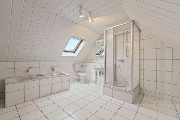 Badezimmer DG Bad.jpg