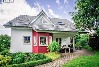 Einfamilienhaus_Vorderansicht_Musterfoto