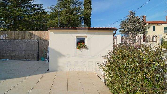 2 nebengebäude + Abstellraum