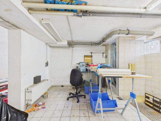 Waschküche mit Dusche