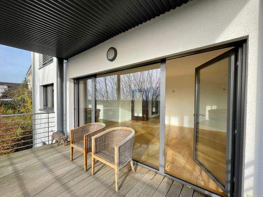 Vom Balkon und fast allen Räumen ist der beeindruckende Ausblick herrlich zu geniesen