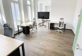 Privater Schreibtischplatz im Teambüro