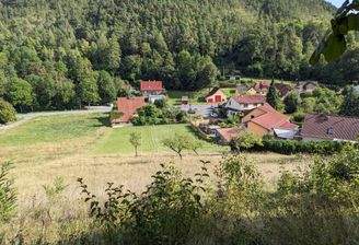 Blick von oben auf das Grundstück