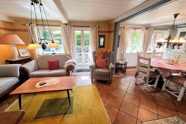 Gemütliches Wohn- und Esszimmer