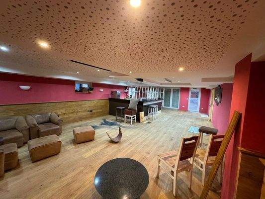 Raucherlounge mit Bar 