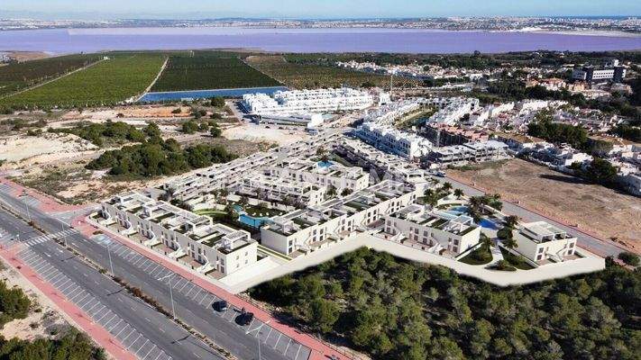 Lake View Apartments in a Complex with Pool in Torrevieja