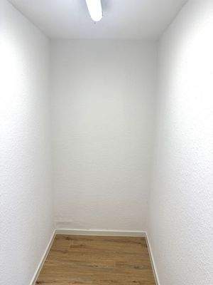 Abstellkammer 1