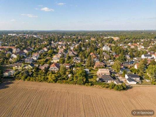 Drohnenansicht mit Blick über Stahnsdorf