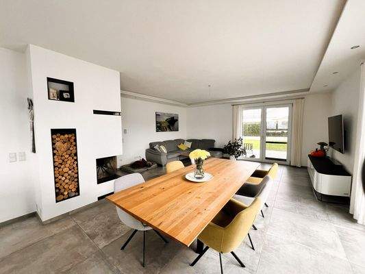 Essbereich mit Kaminofen