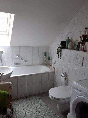 Badezimmer mit Waschmaschinenanschluss