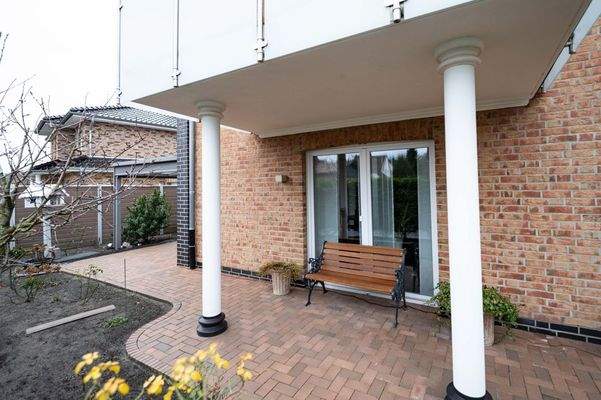 Balkon und zweite Terrasse 