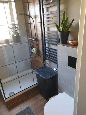 Badezimmer mit Dusche