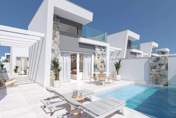 Elegant Houses with Private Pools in Murcia Los Alcázares