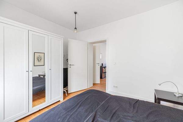 Schlafzimmer DG (Durchgang durch Wohnbereich)