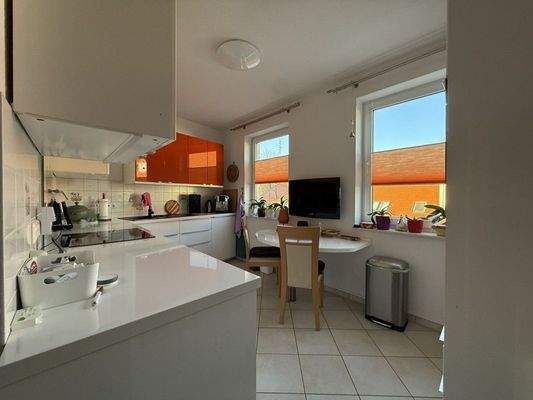 Küche - OHNE Einbauten -