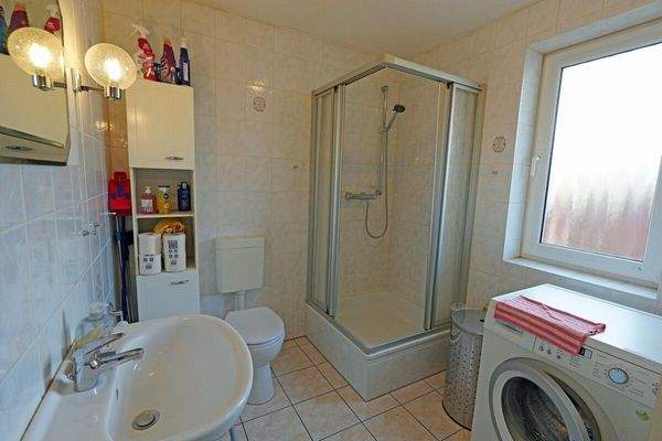 Tageslichtbad mit Dusche