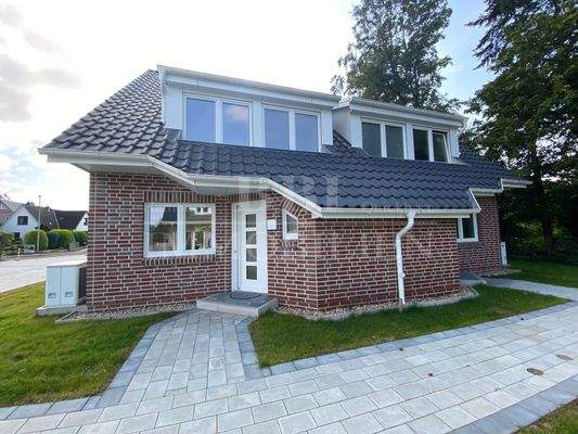 Schöne Neubau-Doppelhaushälfte