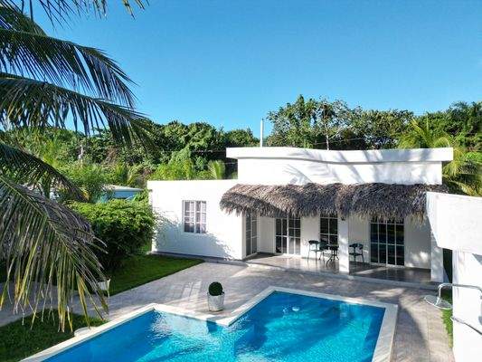 Der Pool erwartet Sie bereits...