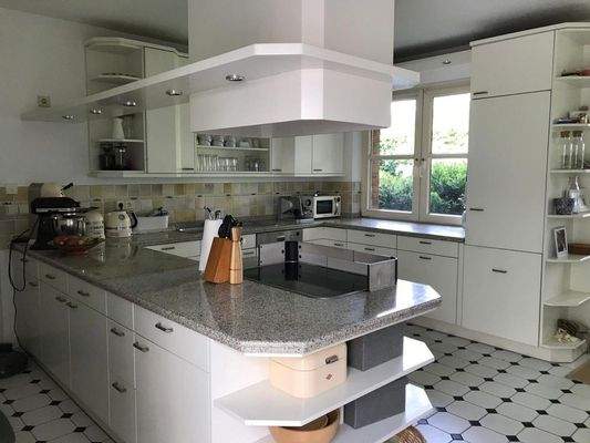 Zeitlose Einbauküche