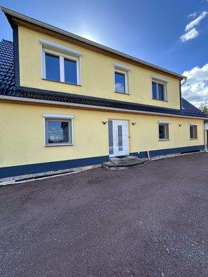 Ansicht mit Eingangsbereich