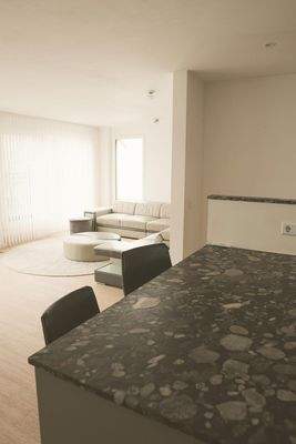 Lichtdurchflutetes Wohnzimmer