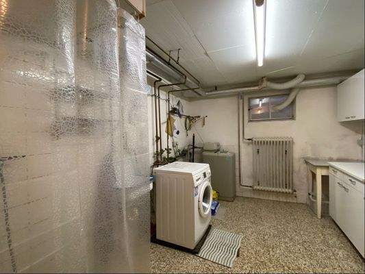 KG - Waschküche mit Dusche