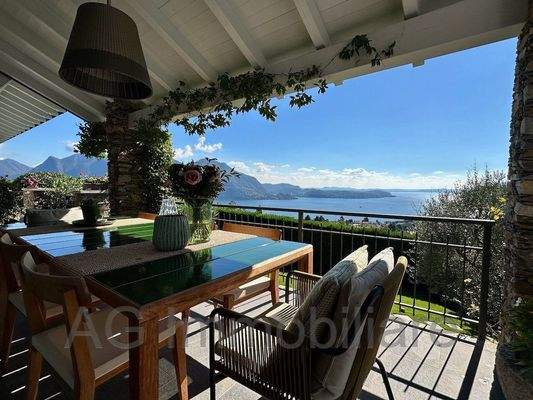 überdachte Terrasse