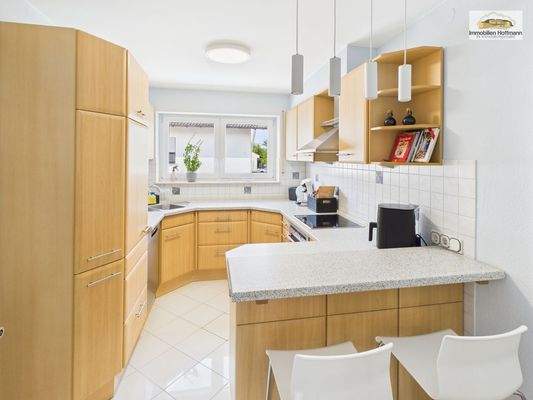 06_Separate Küche – kurze Wege, gute Stellflächen