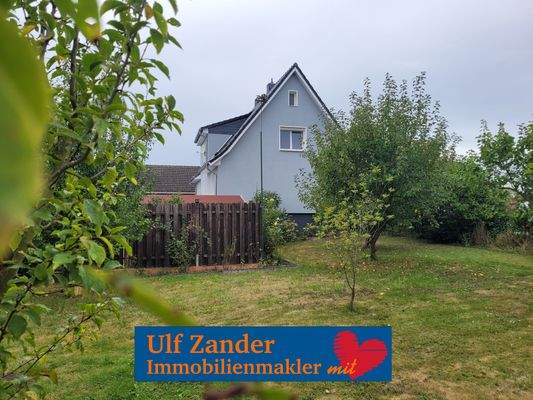 Einfamilienhaus mit 1.220 m² Grundstück