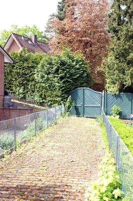 Gartenzufahrt Ost.JPG