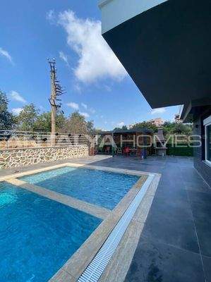 Sea View Apartments in a Complex with Pool in Payallar, Alanya