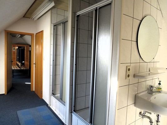 Duschen 1 im Fitnesstudio