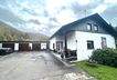 Vorderansicht Haus mit Garage