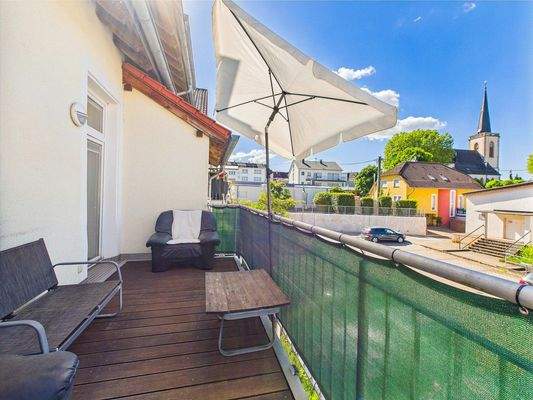 Zentrale Eigentumswohnung in Schwalbach-Elm - Balkon