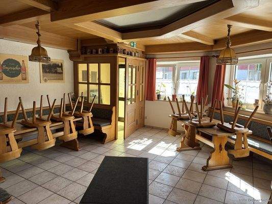 Traditionsreicher Gastraum mit authentischem Ambiente