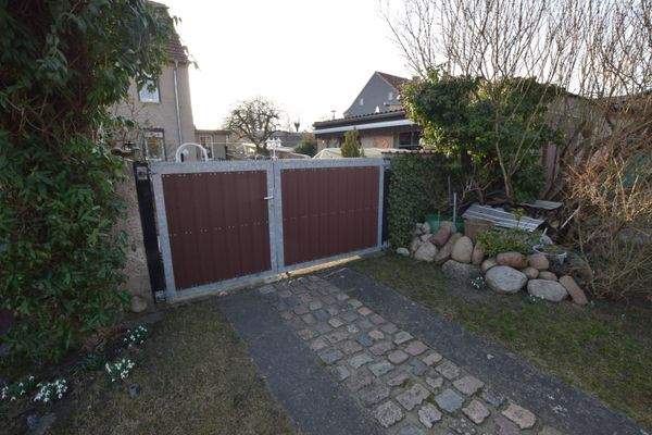 Zufahrt zum Grundstück