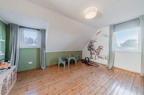 Kinder-/Schlafzimmer IV