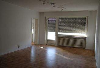 Wohn-Bereich m. Balkon