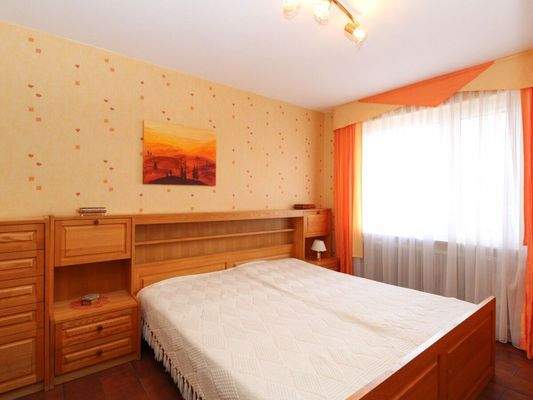 Großes Schlafzimmer